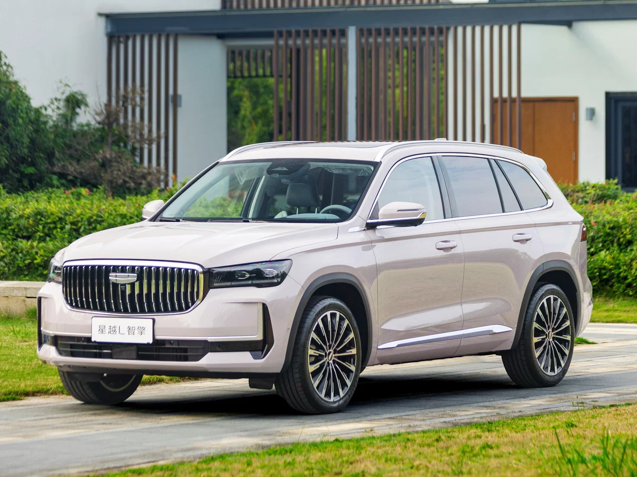 Geely Monjaro I Рест